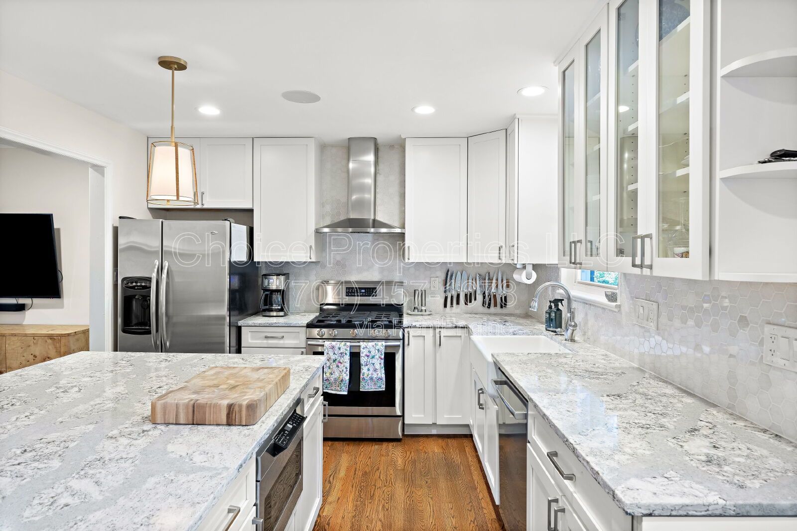 Charming 3-Bed Sanctuary with 3.5 Baths and tons of Comfort in Charlotte! property image