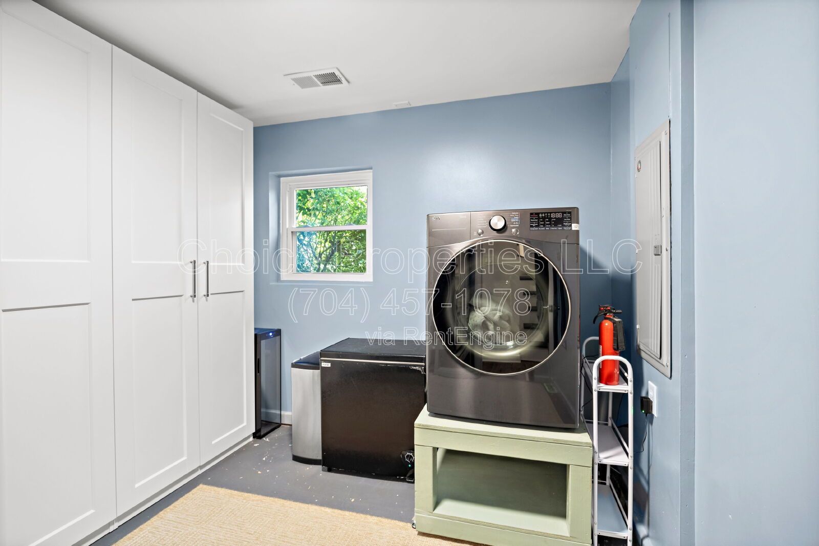 Charming 3-Bed Sanctuary with 3.5 Baths and tons of Comfort in Charlotte! property image