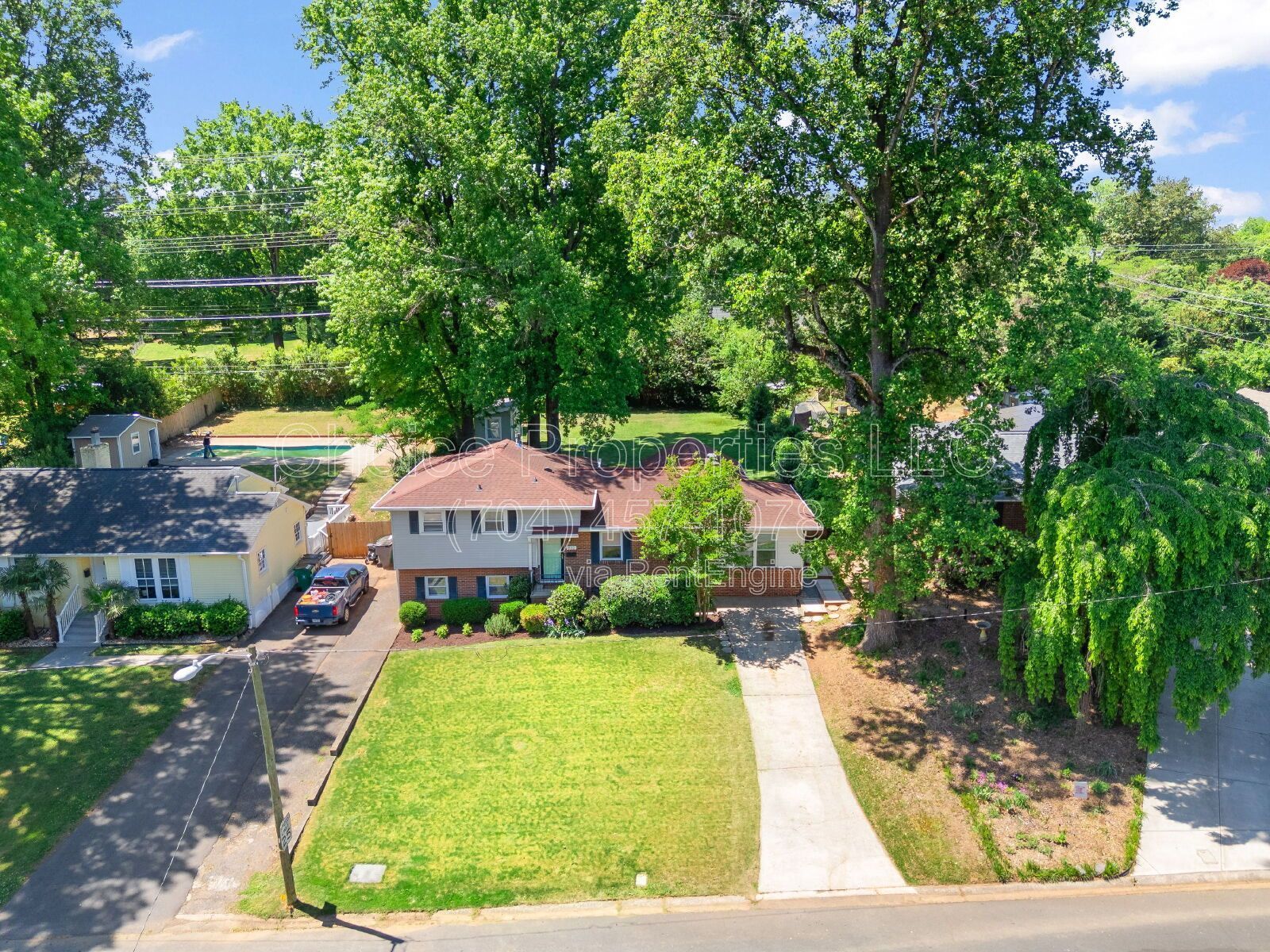 Charming 3-Bed Sanctuary with 3.5 Baths and tons of Comfort in Charlotte! property image