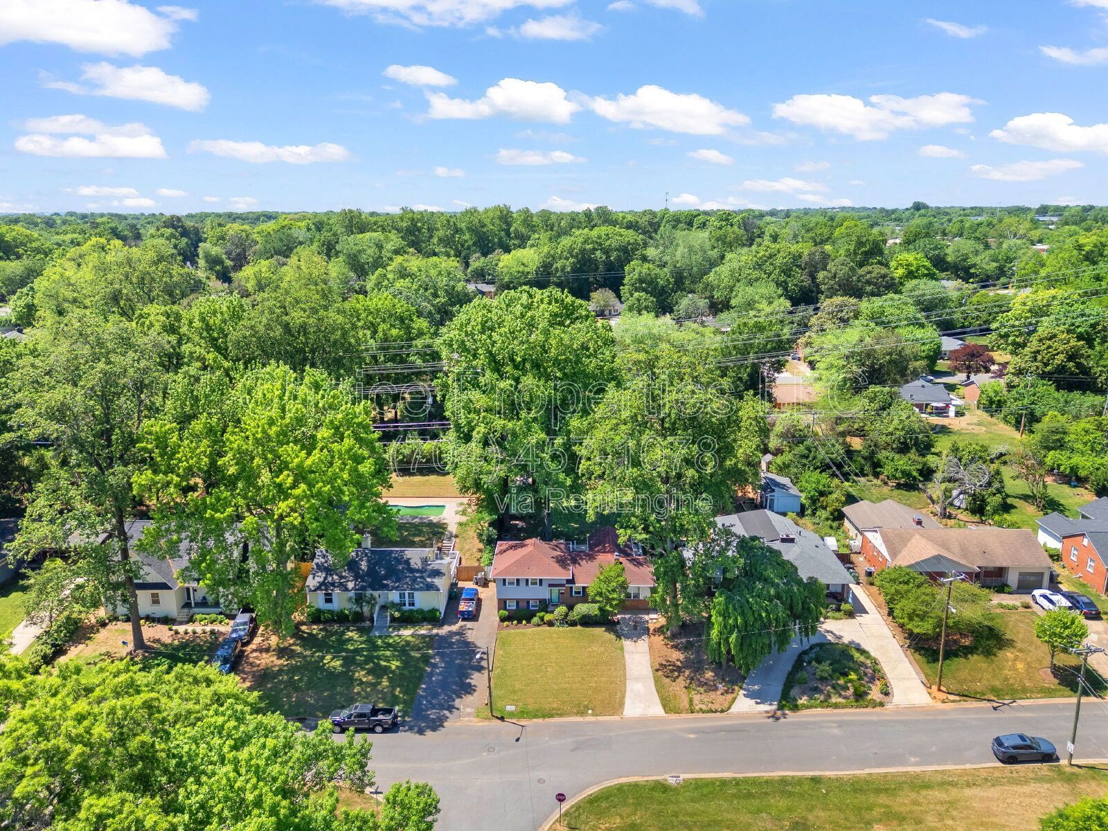Charming 3-Bed Sanctuary with 3.5 Baths and tons of Comfort in Charlotte! property image