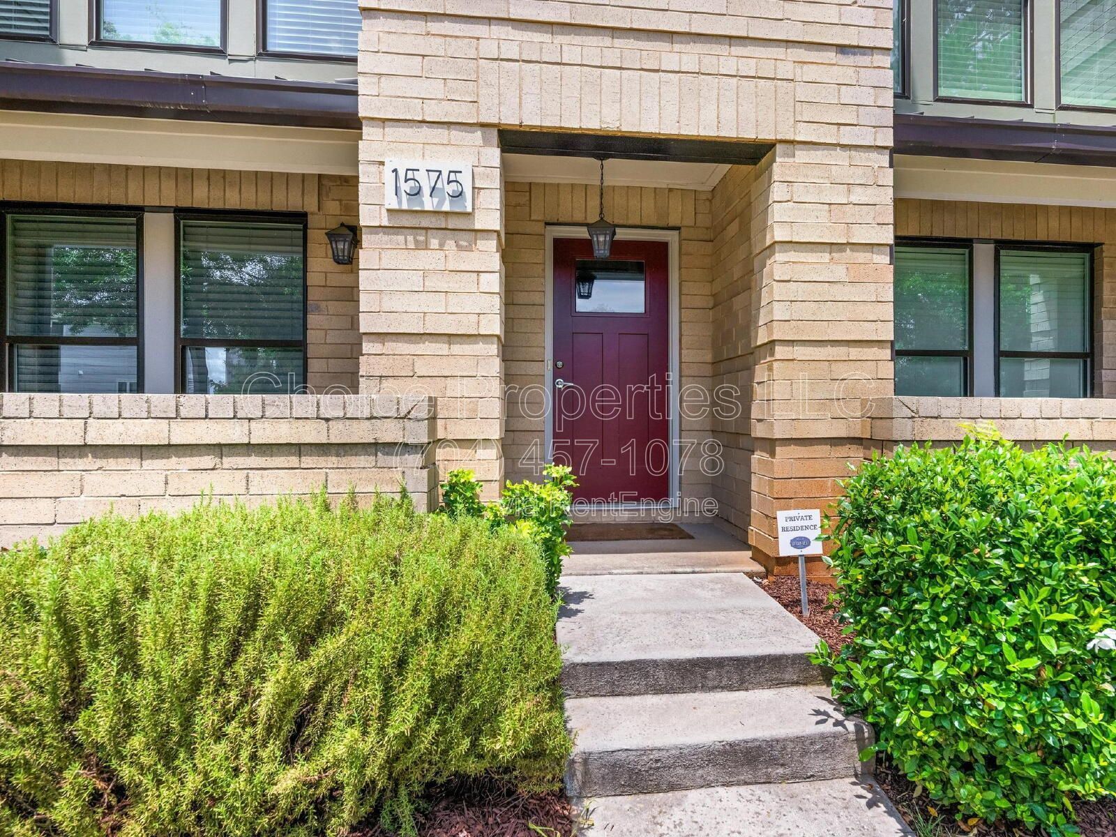Spacious 3-Bed Condo Retreat with 3.5 Baths in Prime Charlotte Location – 2070 Sq Ft of Modern Living! property image