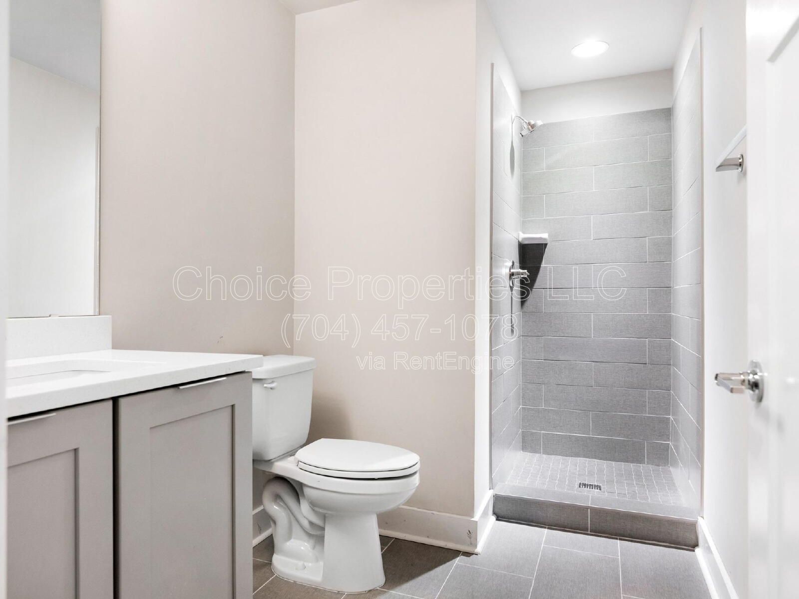Spacious 3-Bed Condo Retreat with 3.5 Baths in Prime Charlotte Location – 2070 Sq Ft of Modern Living! property image