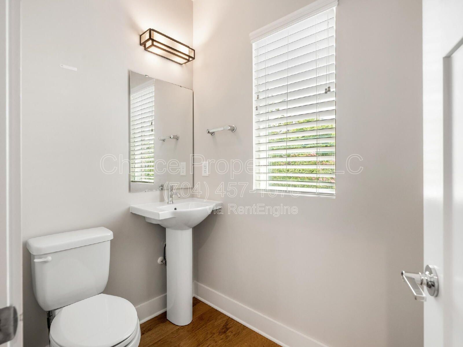 Spacious 3-Bed Condo Retreat with 3.5 Baths in Prime Charlotte Location – 2070 Sq Ft of Modern Living! property image