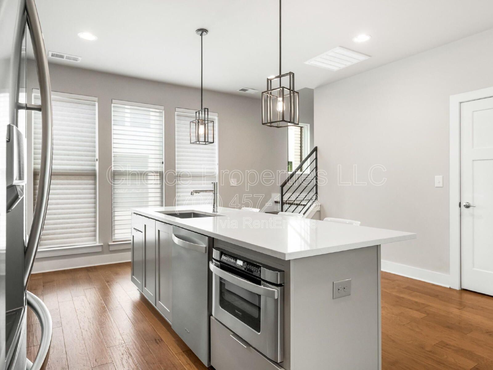 Spacious 3-Bed Condo Retreat with 3.5 Baths in Prime Charlotte Location – 2070 Sq Ft of Modern Living! property image