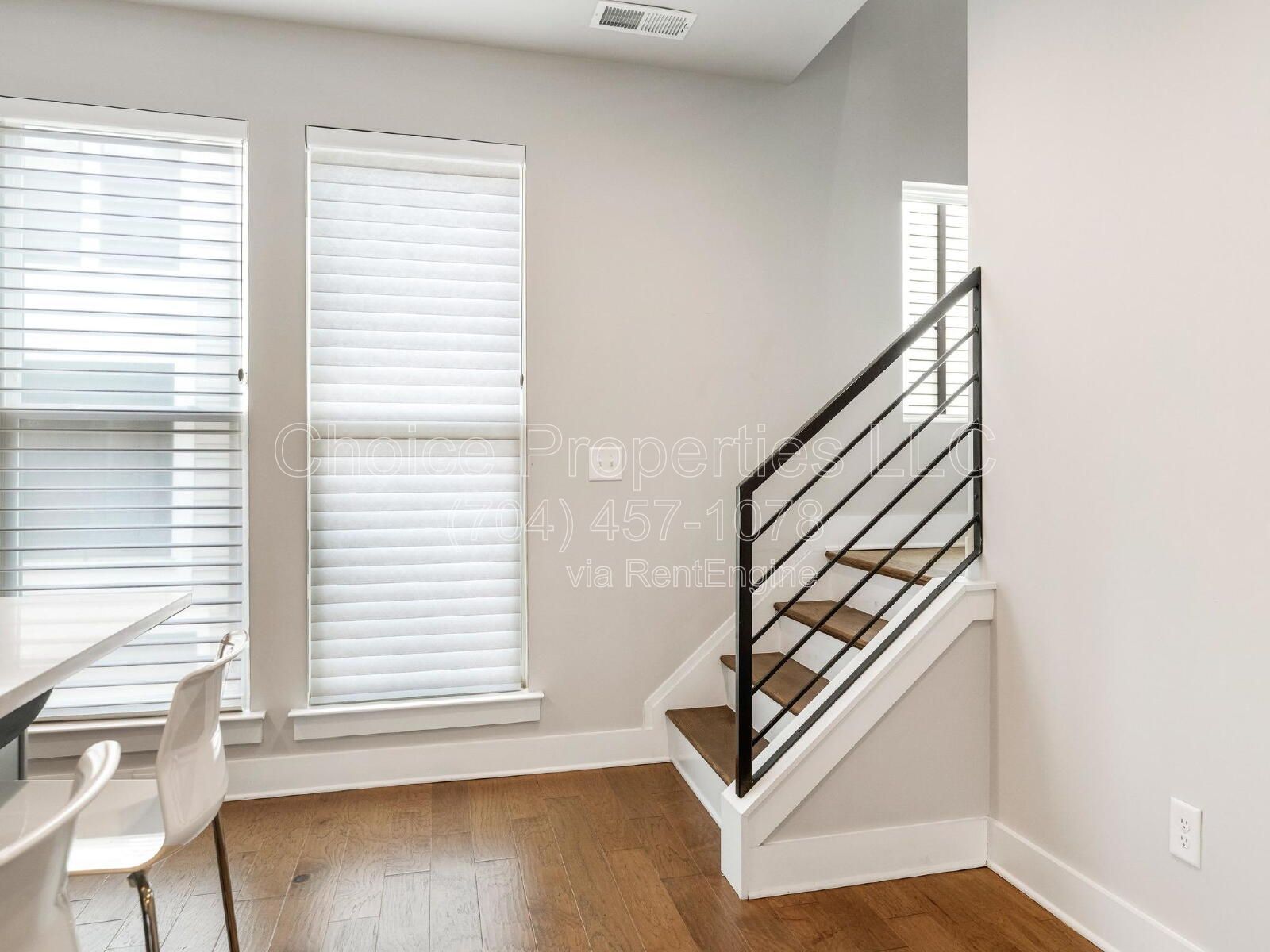 Spacious 3-Bed Condo Retreat with 3.5 Baths in Prime Charlotte Location – 2070 Sq Ft of Modern Living! property image