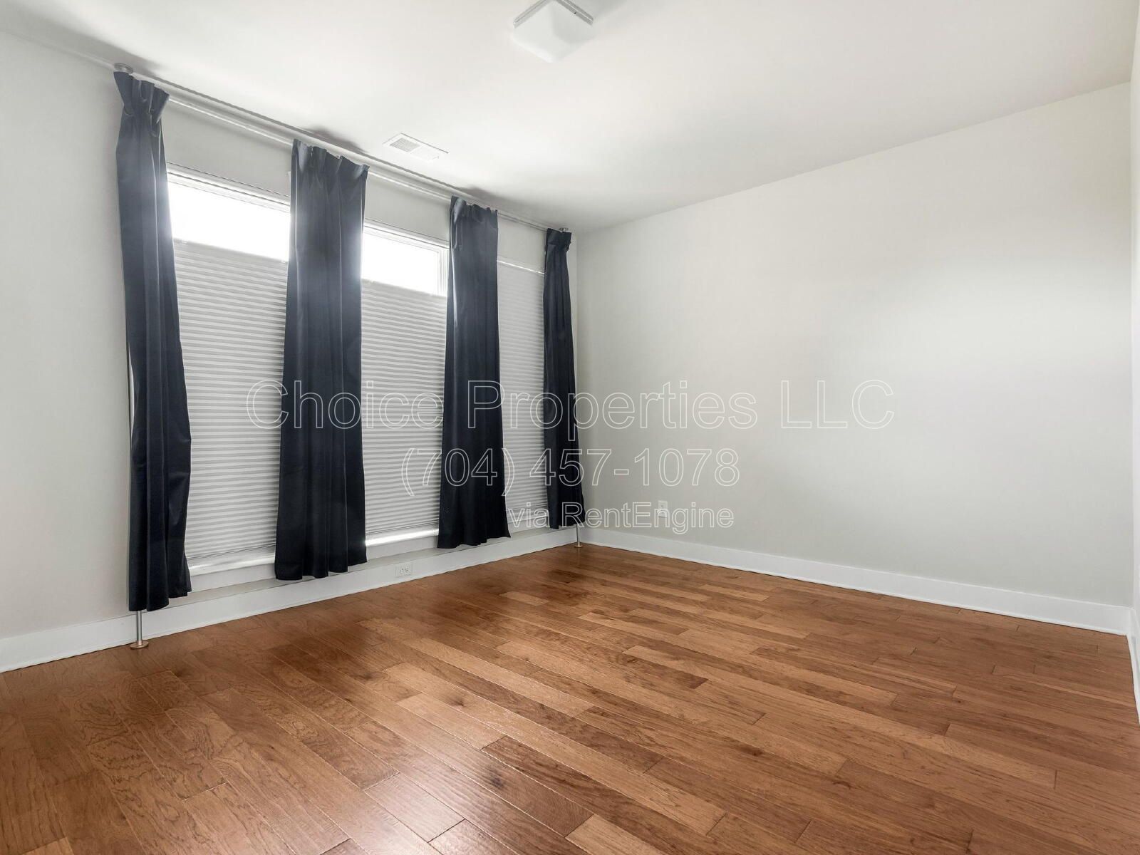 Spacious 3-Bed Condo Retreat with 3.5 Baths in Prime Charlotte Location – 2070 Sq Ft of Modern Living! property image