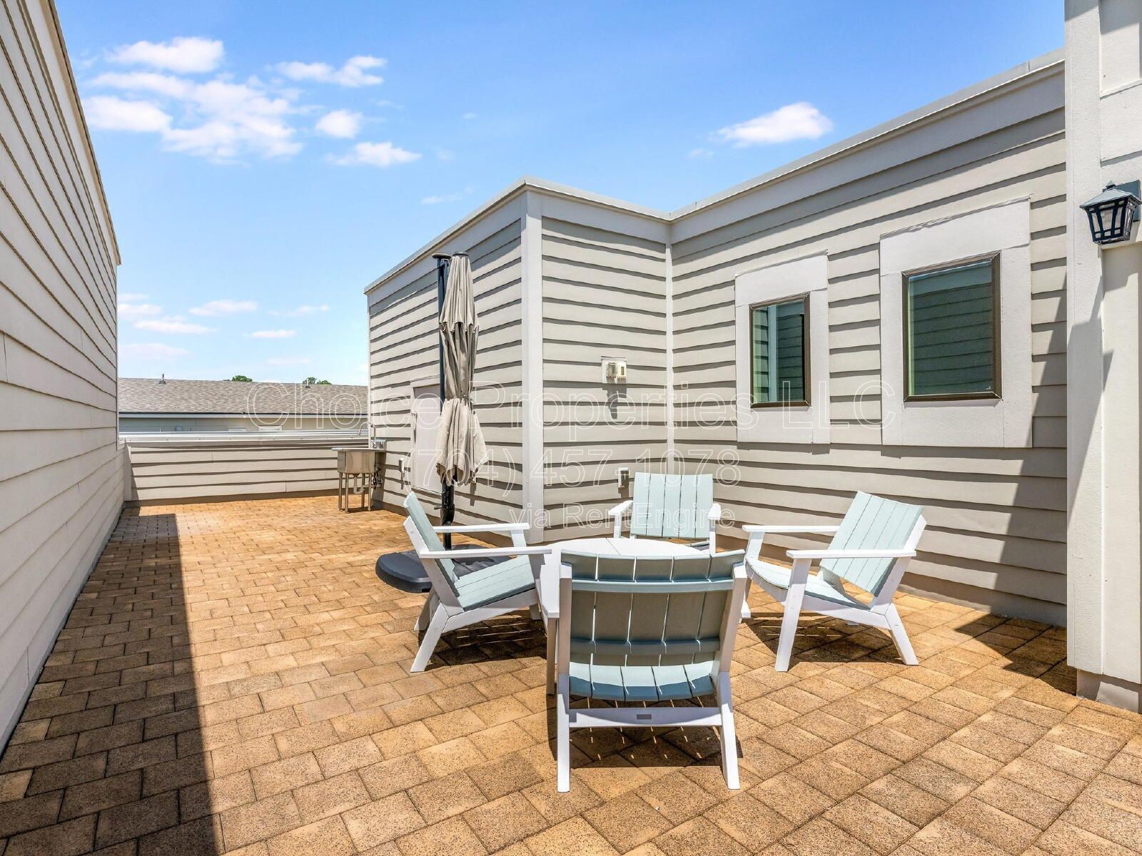 Spacious 3-Bed Condo Retreat with 3.5 Baths in Prime Charlotte Location – 2070 Sq Ft of Modern Living! property image