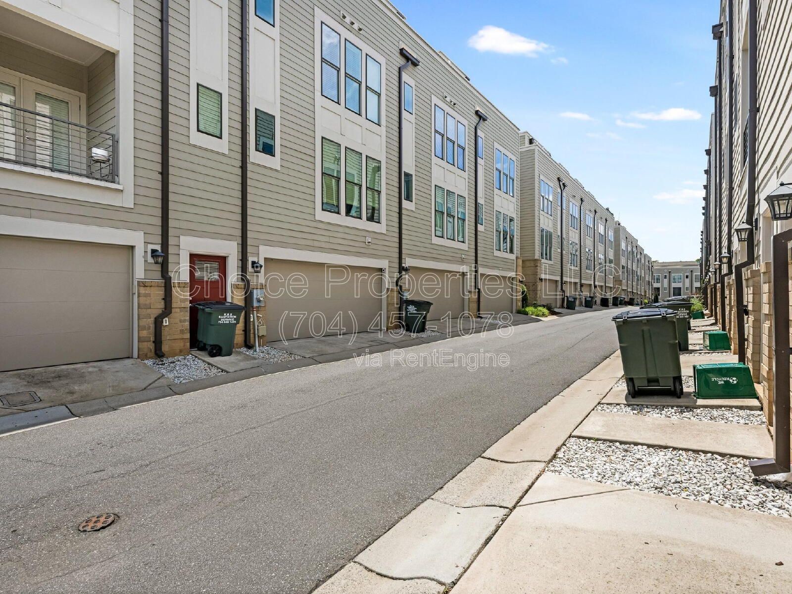 Spacious 3-Bed Condo Retreat with 3.5 Baths in Prime Charlotte Location – 2070 Sq Ft of Modern Living! property image