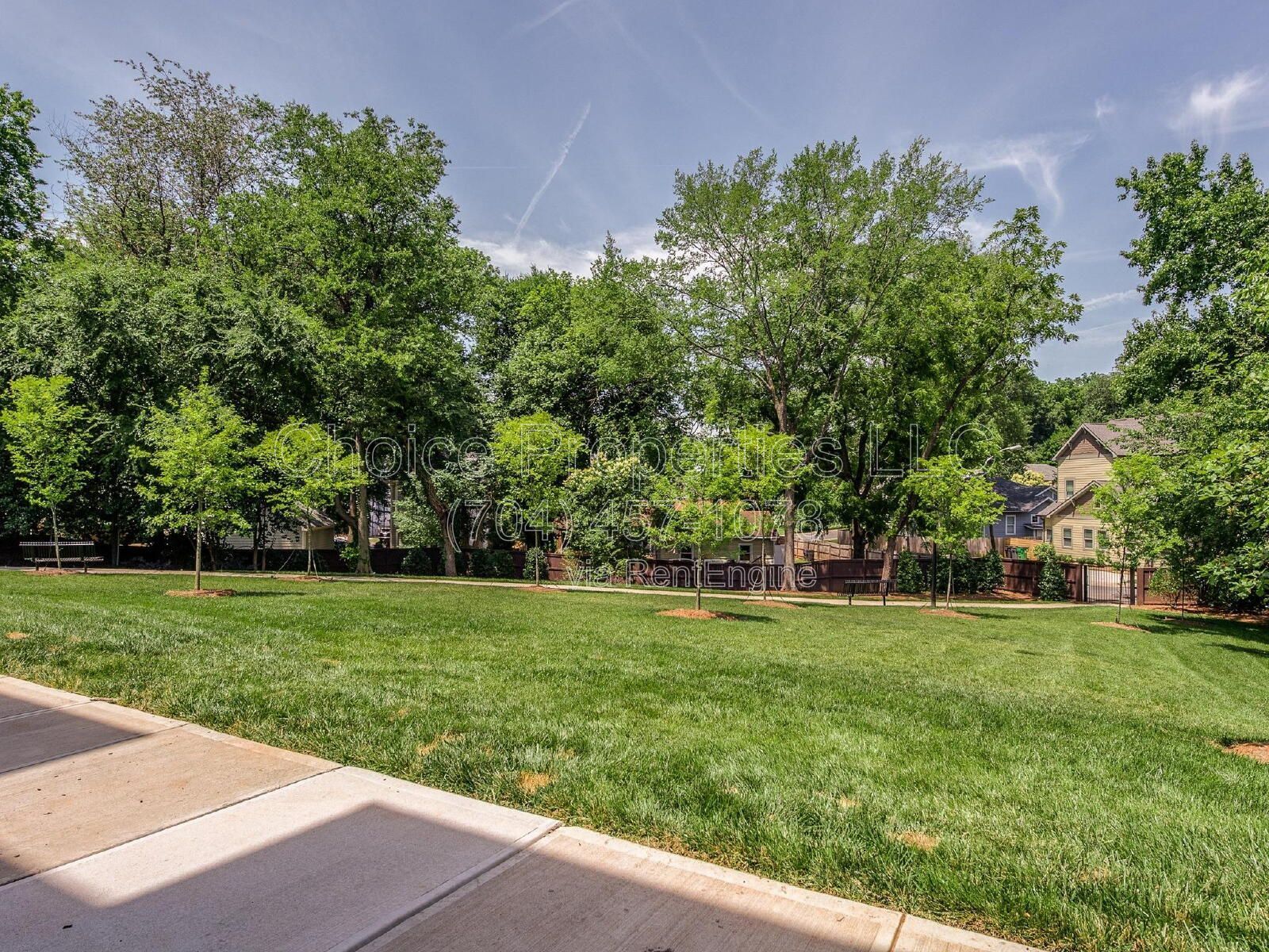 Spacious 3-Bed Condo Retreat with 3.5 Baths in Prime Charlotte Location – 2070 Sq Ft of Modern Living! property image