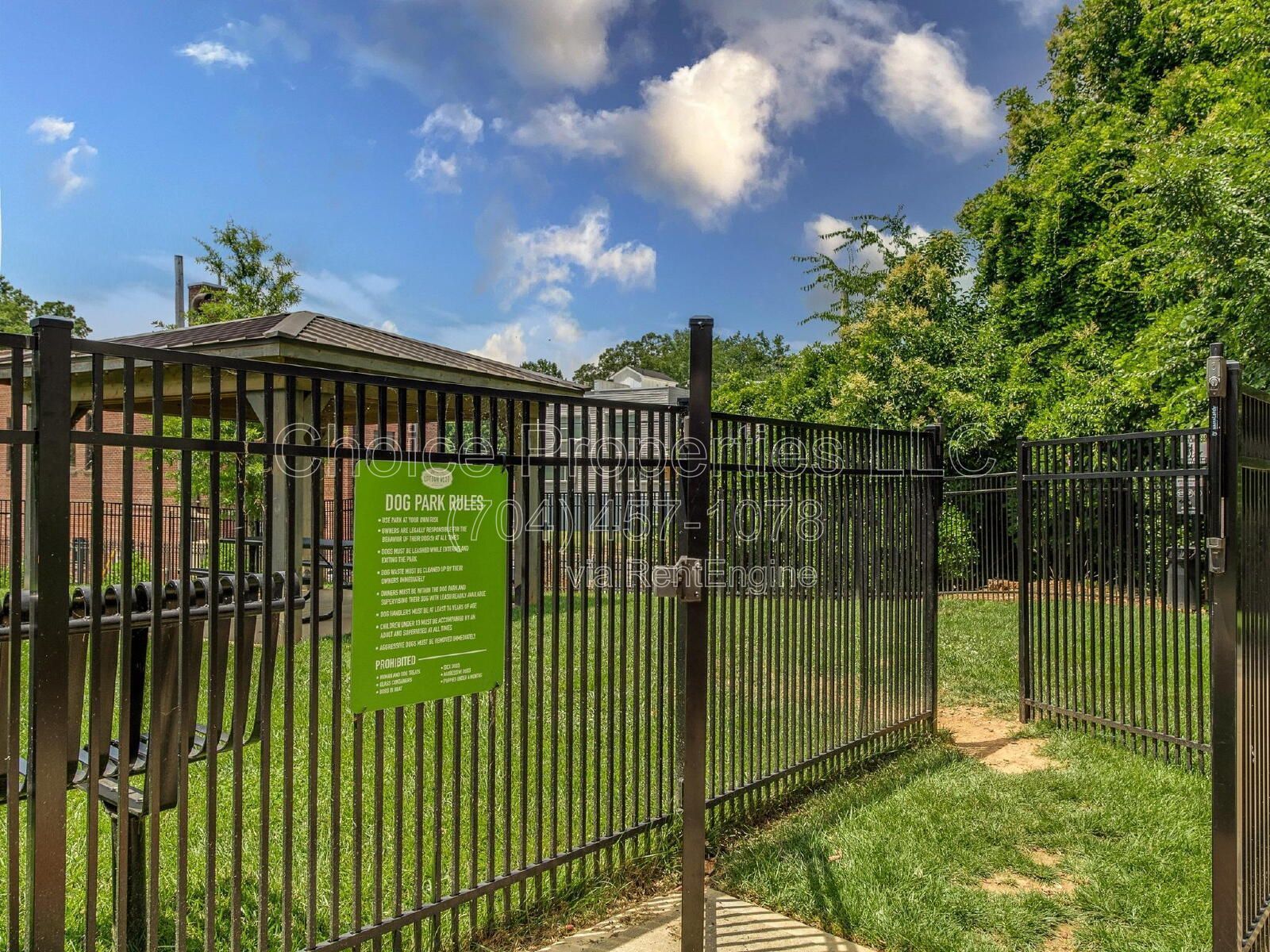 Spacious 3-Bed Condo Retreat with 3.5 Baths in Prime Charlotte Location – 2070 Sq Ft of Modern Living! property image