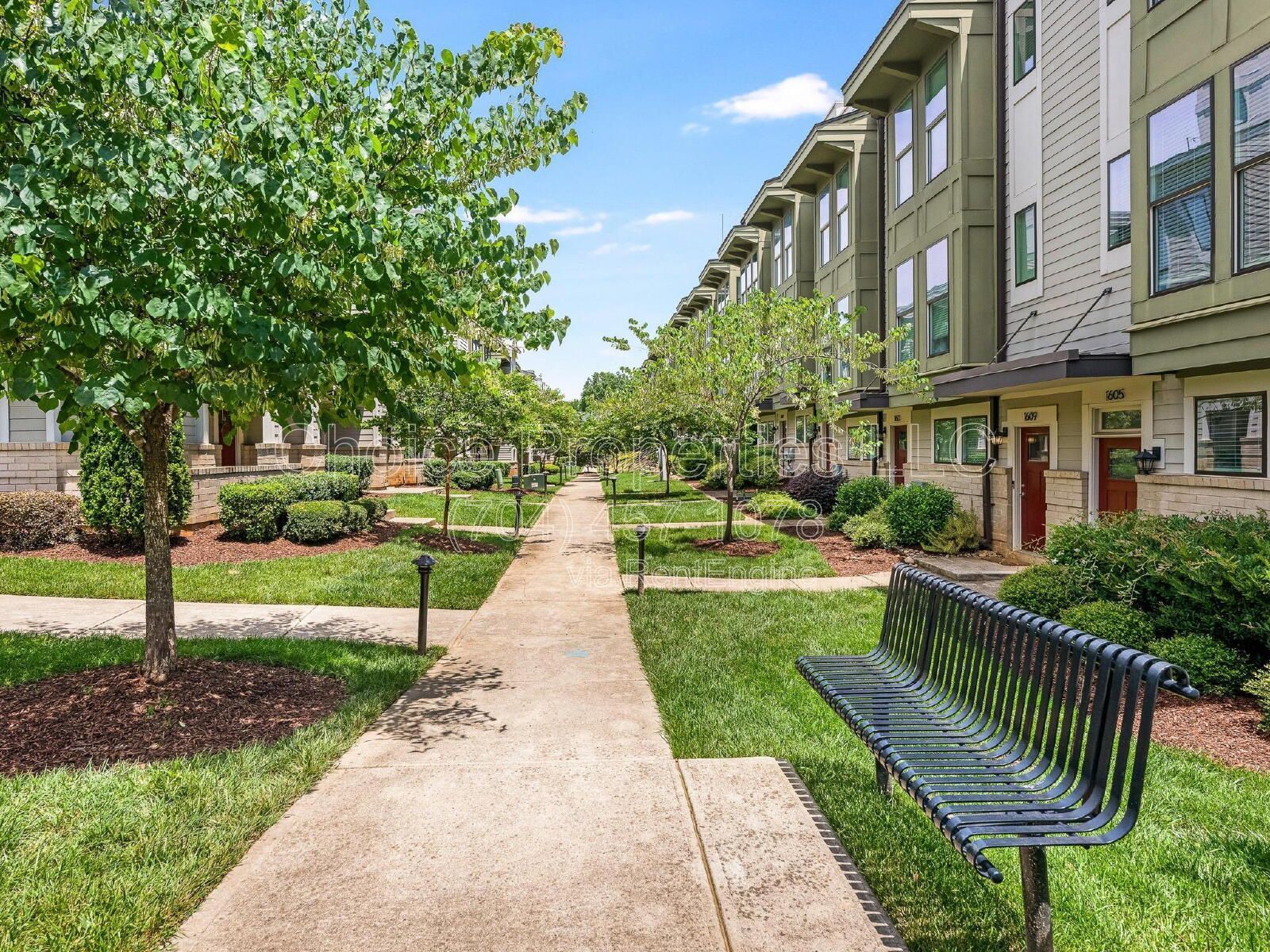 Spacious 3-Bed Condo Retreat with 3.5 Baths in Prime Charlotte Location – 2070 Sq Ft of Modern Living! property image